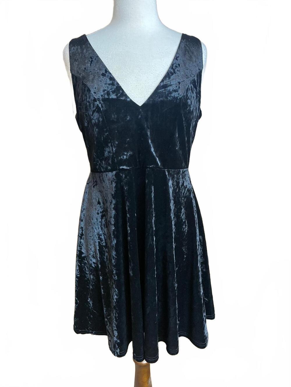 Blooming Jelly black velvet skater dress XL
